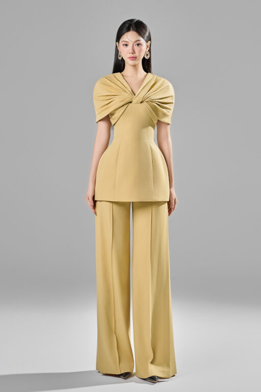 Larissa straight pants with side slit